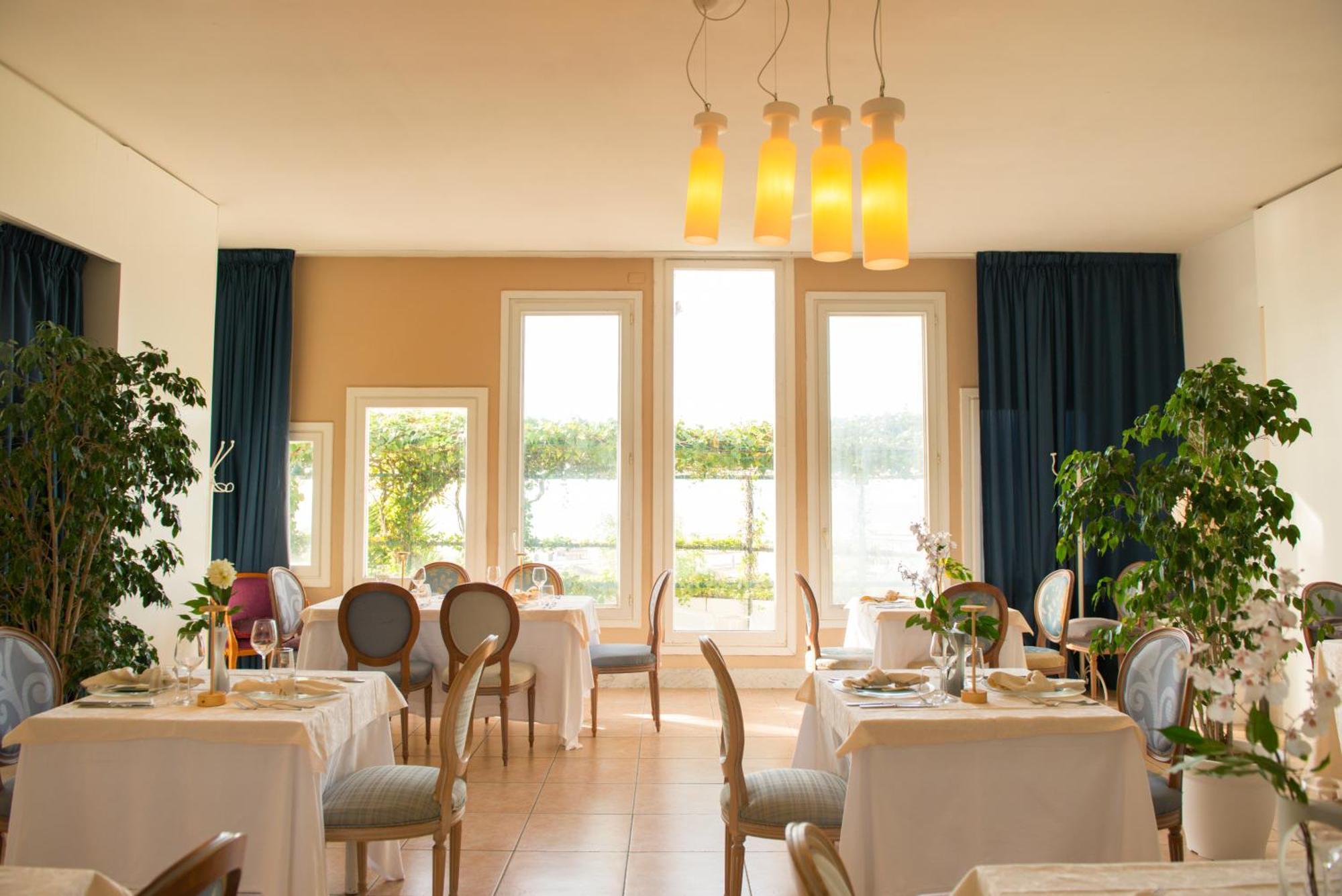Hotel Sinuessa Terme Mondragone Exterior photo